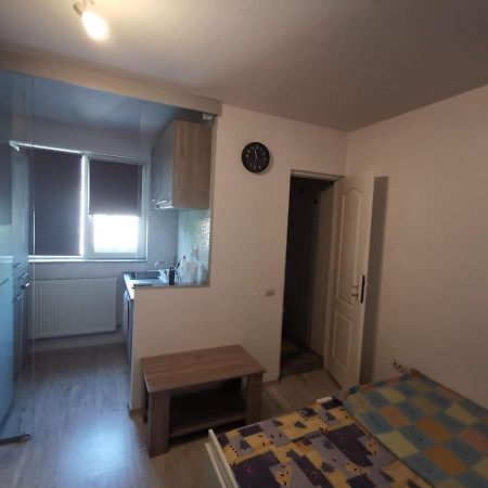 Holidays Inn Studio Βουκουρέστι Εξωτερικό φωτογραφία