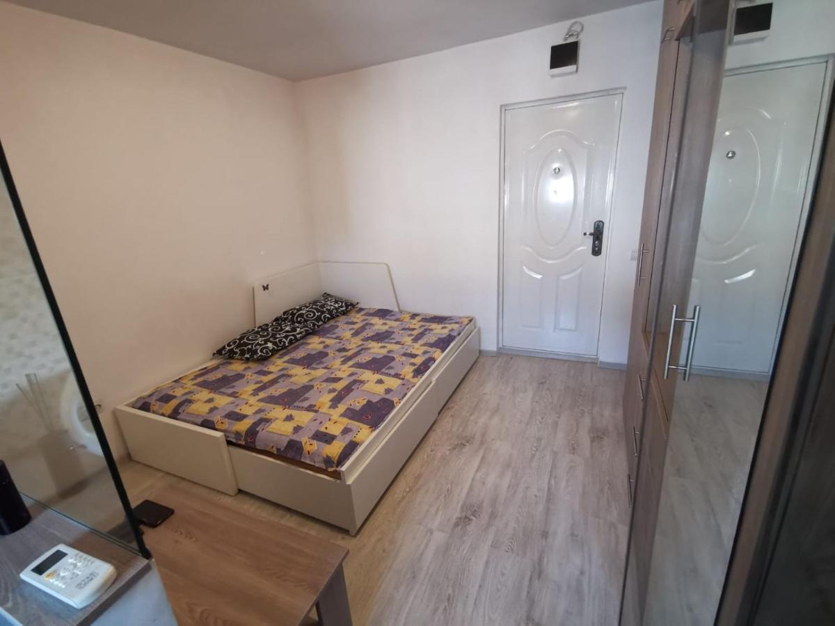 Holidays Inn Studio Βουκουρέστι Εξωτερικό φωτογραφία